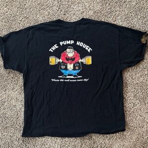 Men’s XXL The Pump House Bar Graphic T Shirt Heavy Weight Cotton Black Gildan